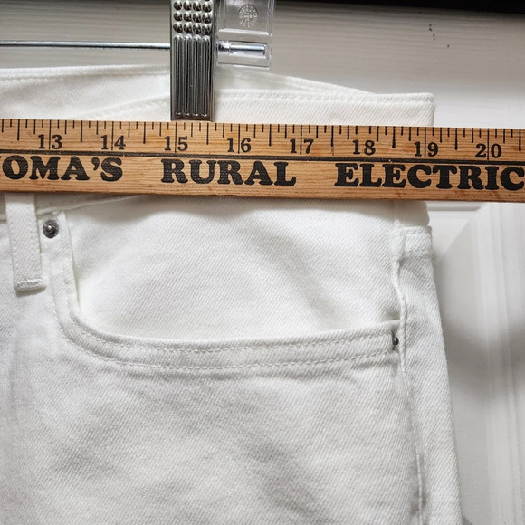 NWT Levi's 311 Shaping Skinny Women's 18M 34x30 White Jeans 34 X 30 - Picture 5 of 12